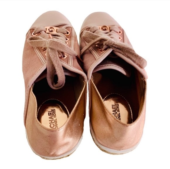 Michael Kors blush pink casual sneakers - Picture 2 of 4